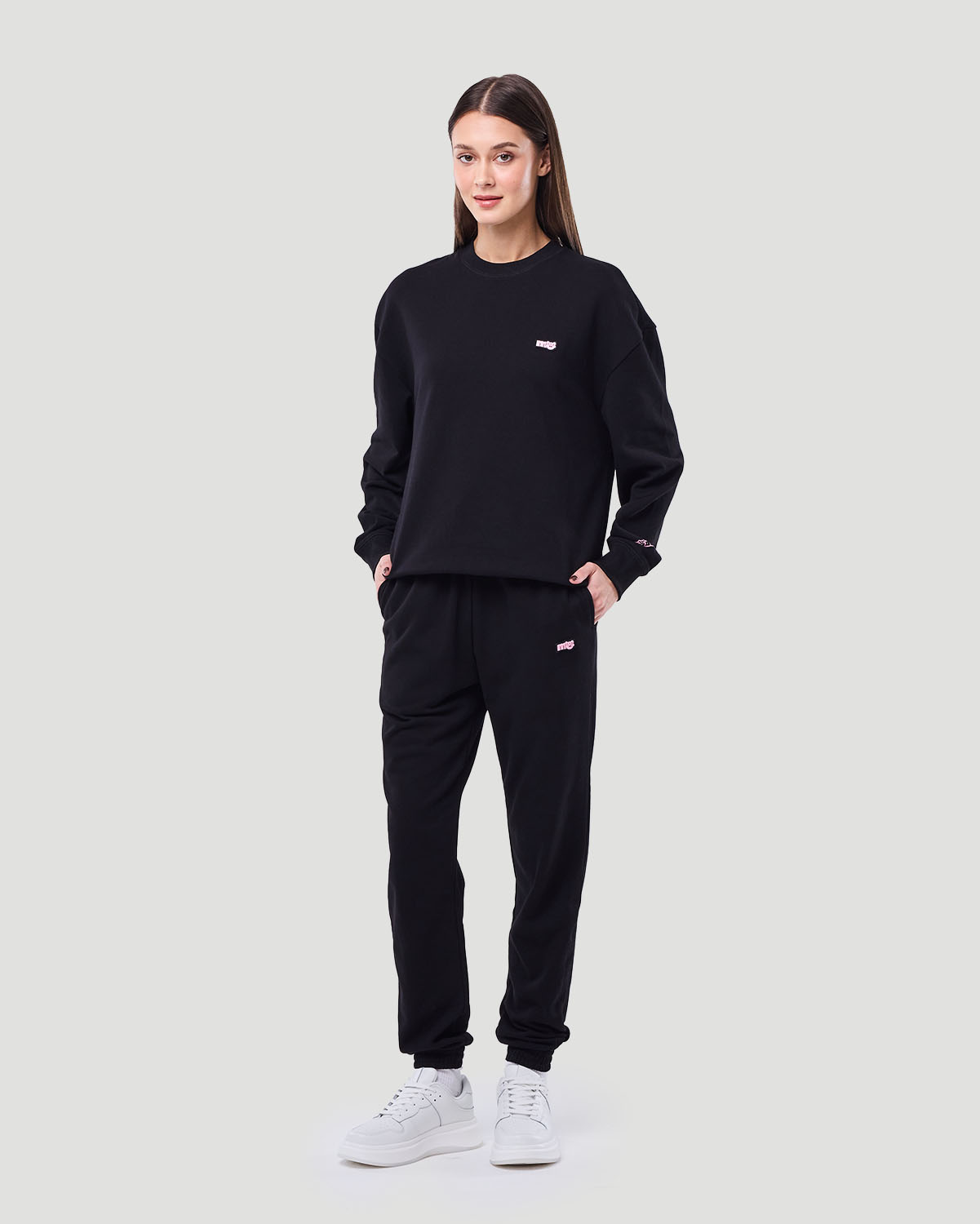 Women&rsquo;s Jogger Pants - Jet Black image number 1