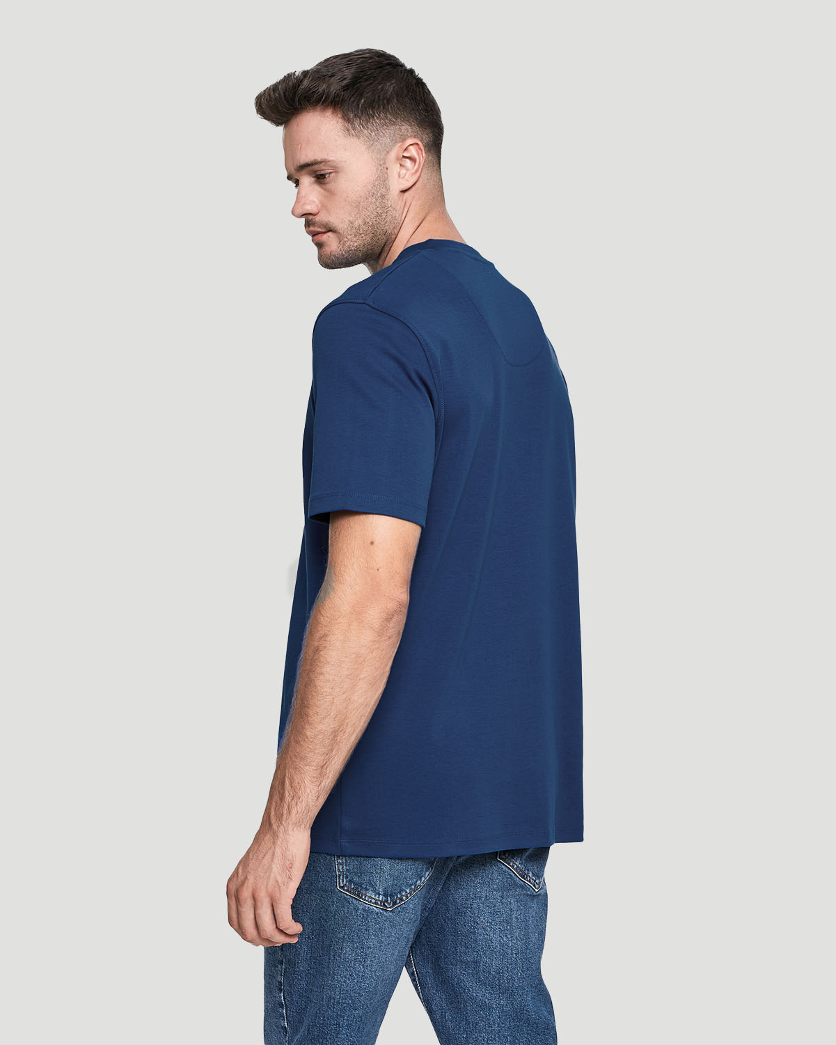 Men's V-neck T-shirt - Navy image number 2