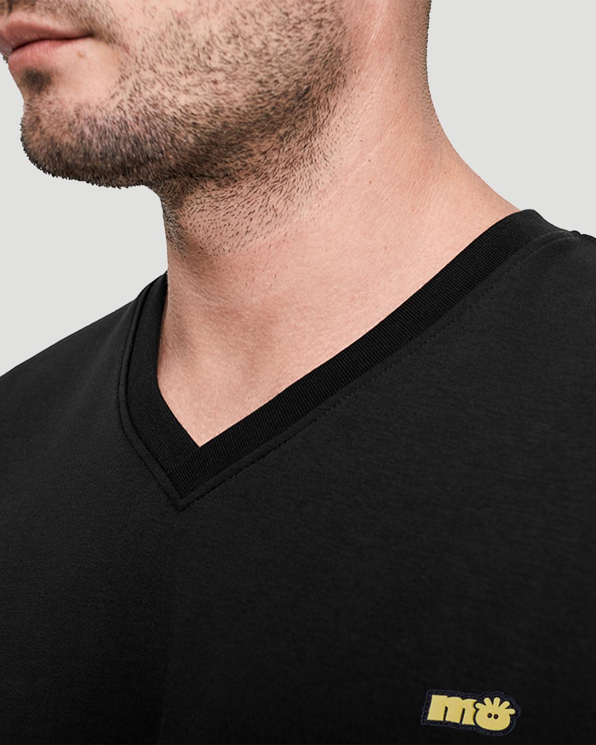 Men's V-neck T-shirt - Jet Black image number 4