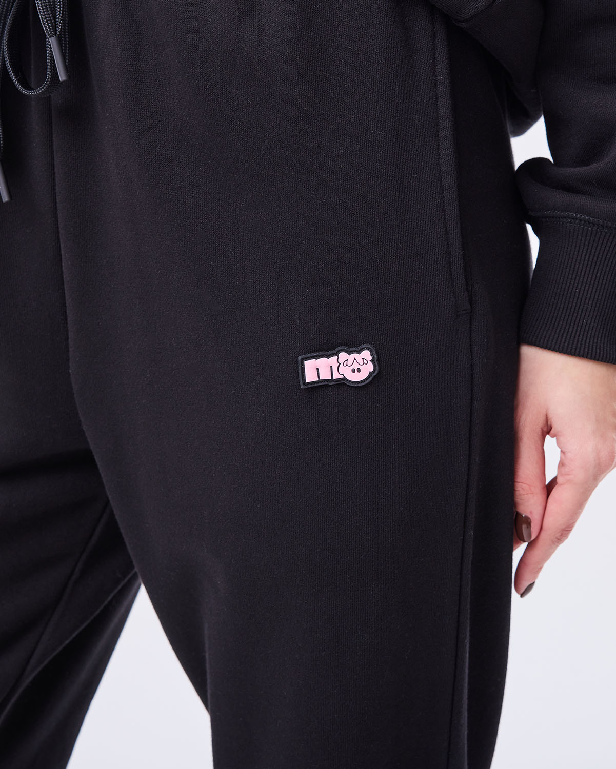 Women&rsquo;s Jogger Pants - Jet Black image number 4