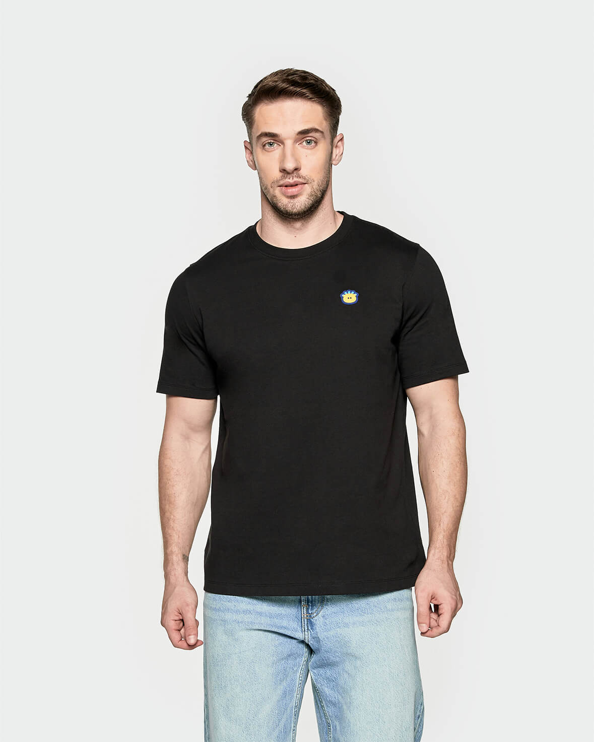 Essential T-shirt - Jet Black image number 0